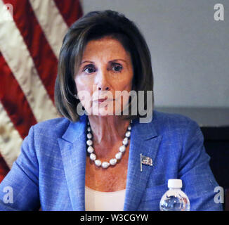 Nancy Pelosi 2015 Foto von JR Davis/CelebrityArchaeology.com Stockfoto