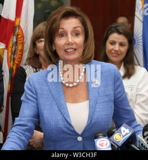 Nancy Pelosi 2015 Foto von JR Davis/CelebrityArchaeology.com Stockfoto