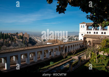 Der Palacio de Generalife war der Sommer Palast der Nasriden Herrscher des Emirats Granada in Al-Andalus, Spanien Stockfoto