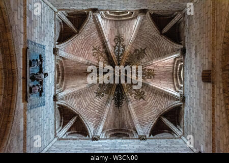 Sie suchen den über der Basílica de San Vicente in Avila, Spanien Stockfoto