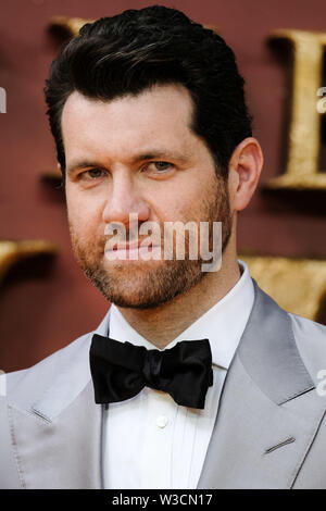 London, Großbritannien. 14. Juli 2019. Billy Eichner stellt auf der gelben Teppich an die Europäische Premiere von Disneys "König der Löwen" am Sonntag, den 14. Juli 2019 im Odeon LUXE Leicester Square, London. Billy Eichner. Bild von Julie Edwards. Credit: Julie Edwards/Alamy leben Nachrichten Stockfoto