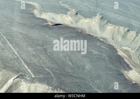 Hummingbird Glyphe auf die Nazca-linien in Peru Stockfoto