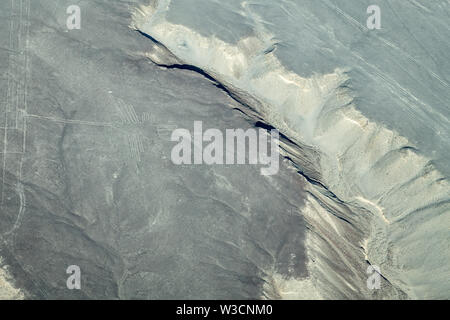 Hummingbird Glyphe auf die Nazca-linien in Peru Stockfoto