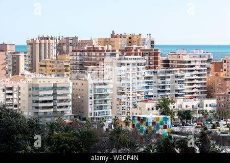 Die Skyline von Malaga, Spanien in der Nähe der Strand La Malagueta und der Port Stockfoto