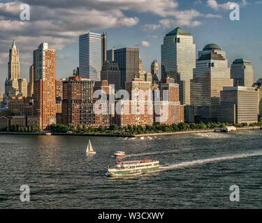 New York, New York, USA. 3. Sep 2005. Eine Hafenrundfahrt Unternehmen in Manhattan, New York, Circle Line Sightseeing Cruises ist New York Harbor Tours von seiner Basis am Pier 83 in Midtown. Credit: Arnold Drapkin/ZUMA Draht/Alamy leben Nachrichten Stockfoto