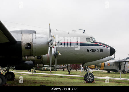 Eine spanische Air Force C-54 Skymaster im Museo de Aire Madrid, Spanien Stockfoto