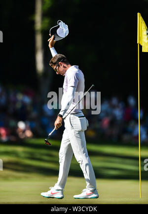 Silvis, Iowa, USA. 14. Juli, 2019. PGA Golfspieler Dylan Frittelli reagiert, nachdem er die John Deere Classic Sonntag, Juli 14, 2019, an TPC Deere Run in Silvis. Credit: Meg Mclaughlin/Mmclaughlin@Qconl/Viererkabel - Zeiten/ZUMA Draht/Alamy leben Nachrichten Stockfoto