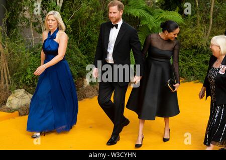 Prinz Harry, Herzog von Sussex und Meghan Markle, Herzogin von Sussex nehmen an der KING LION Europäische Premiere am Leicester Square. London, Großbritannien. 14/07/2019 | Verwendung weltweit Stockfoto