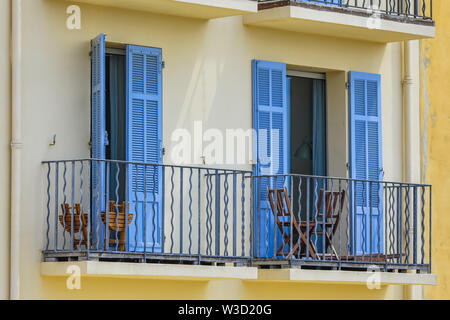 Romantischen Balkon im historischen Hotel in der alten Stadt am Mittelmeer in Europa Stockfoto