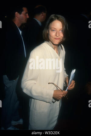 Beverly Hills, Kalifornien, USA, 22. September 1994 Schauspielerin Jodie Foster nimmt an der Columbia Pictures' hawshank Erlösung" Premiere am 22. September 1994 an der Akademie Theater in Beverly Hills, Kalifornien, USA. Foto von Barry King/Alamy Stock Foto Stockfoto