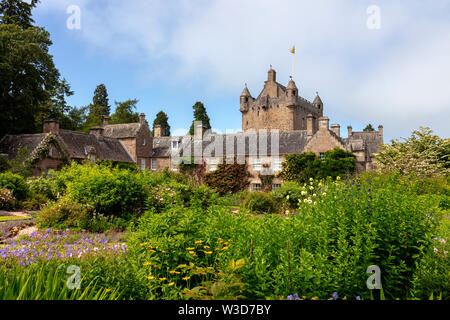 Cawdor Castle und seine Gärten, Cawdor, nordöstlich von Inverness, Schottland, Großbritannien Stockfoto