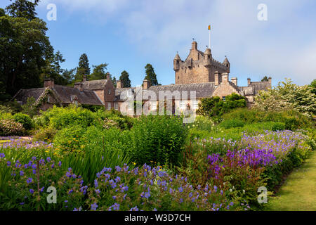 Cawdor Castle und seine Gärten, Cawdor, nordöstlich von Inverness, Schottland, Großbritannien Stockfoto