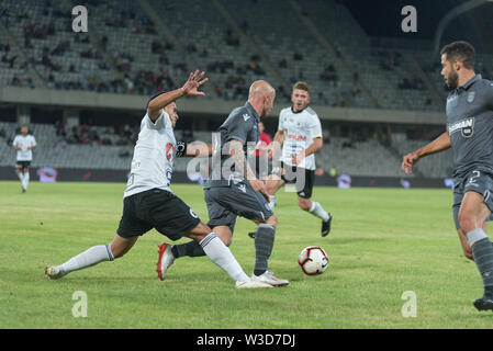 CLUJ Napoca, Rumänien - 12. JULI 2019: FC Universitatea Cluj, ein freundliches Fußballspiel gegen PAOK Saloniki Fussball Club aus Griechenland in der Sind Stockfoto