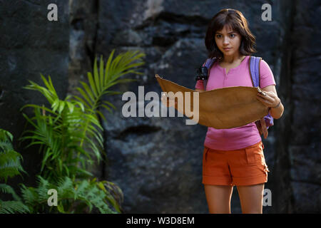 RELEASE Datum: August 9, 2019 Title: Dora und die Verlorene Stadt des Goldes Studio: Paramount Pictures Regie: James Bobin PLOT: Dora, ein Teenager-Explorer, führt ihre Freunde auf ein Abenteuer, um ihre Eltern zu retten und das Geheimnis hinter eine verlorene Stadt aus Gold zu lösen. STARRING: ISABELA MONER Sterne wie Dora. (Bild: © Paramount Pictures/Entertainment Bilder) Stockfoto