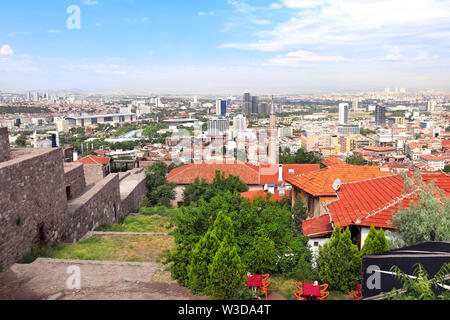 Luftaufnahme der Hauptstadt Ankara, Türkei. Blick von Hisar Castle Hill Stockfoto