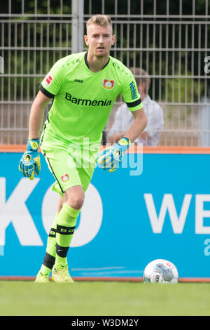 Torwart Lukas HRADECKY (LEV) mit Kugel, Single Action mit Kugel, Aktion, vollständige Abbildung, Porträt, Fußball, Freundschaftsspiel, Bayer 04 Leverkusen (LEV) - Eupen (EUP) 3:4, am 13.07.2019 in Leverkusen/Deutschland. € | Nutzung weltweit Stockfoto