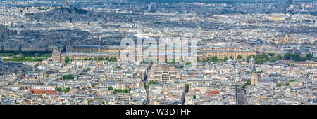 Antenne Panoramablick auf die malerische Aussicht auf Paris mit dem Louvre Museum, Frankreich und Europa Stadt reisen Panorama Stockfoto