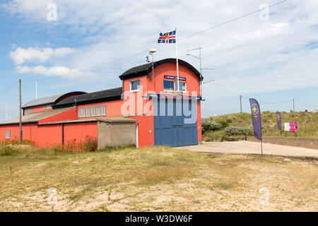 Die Norfolk Küste bei Caister-on-Sea mit dem Rettungsboot center Stockfoto