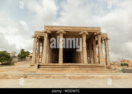 Heiligen Kadale Kalu ganesha Tempel in Hampi, Karnataka, Indien Stockfoto