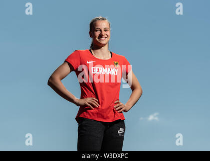 Dresden, Deutschland. 04. Juli, 2019. Sprinter Chiara Schimpf (Dresdner SC), steht im Heinz-Steyer-Stadion. Credit: Robert Michael/dpa-Zentralbild/dpa/Alamy leben Nachrichten Stockfoto