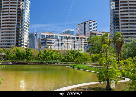 Diagonal Mar Park, entworfen von Enric Miralles und Benedetta Tagliabue. Barcelona, Katalonien, Spanien. Stockfoto
