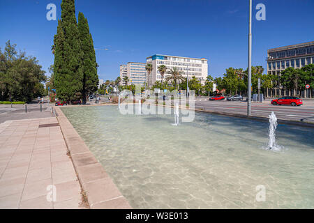 Diagonal Avenue im Universitätsviertel, Zona Universitaria, Barcelona, Katalonien, Spanien. Stockfoto