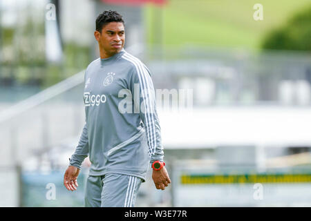 BRAMBERG AM WILDKOGEL, 15-07-2019, Ajax in Österreich. Vor der Saison 2019-2020. Ajax-Assistant Coach Michael Reiziger während des Trainings. Stockfoto