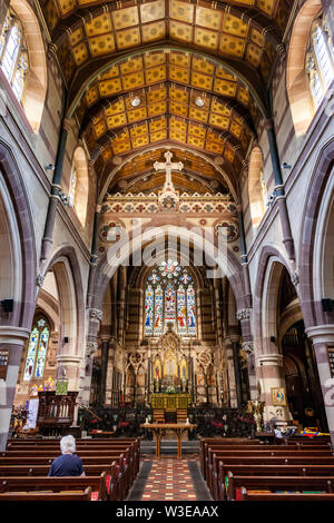 Interia von St. Andrew's, die Pfarrkirche von Rugby, Warwickshire, Großbritannien Stockfoto