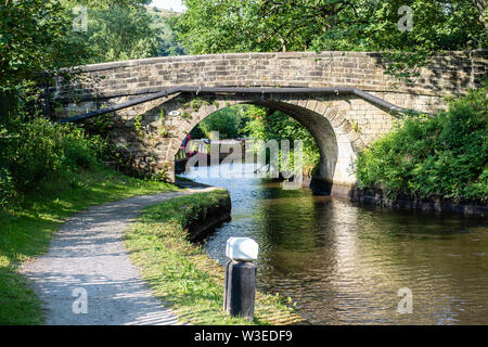 13/06/2019 Halifax, West Yorkshire, UK. Hebden Bridge ist eine Gemeinde im oberen Calder Valley in West Yorkshire, England. Es ist 8 Meilen westlich Stockfoto