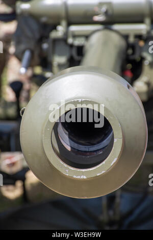 In der Nähe der Vorderseite des Zylinders von großen artilleriegeschützen Stockfoto