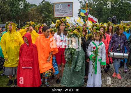 Ankunft der Pilger zum Heiligtum Jasna Góra während der Feier der Maria Himmelfahrt im August, Tschenstochau, Polen 2018. Stockfoto