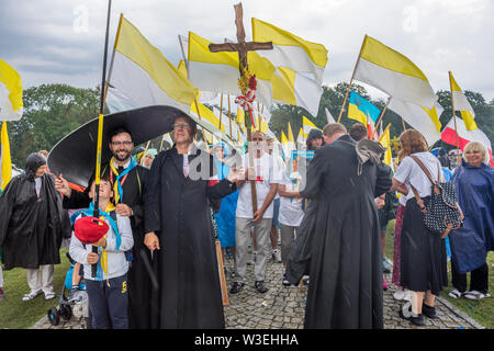 Ankunft der Pilger zum Heiligtum Jasna Góra während der Feier der Maria Himmelfahrt im August, Tschenstochau, Polen 2018. Stockfoto