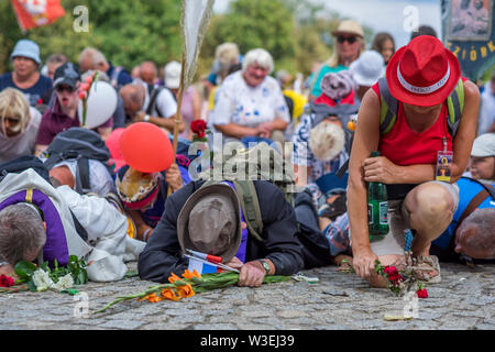 Ankunft der Pilger zum Heiligtum Jasna Góra während der Feier der Maria Himmelfahrt im August, Tschenstochau, Polen 2018. Stockfoto