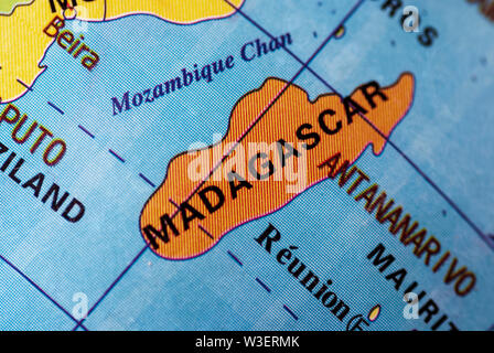 Madagaskar und Mosambik empfohlene auf einem Globus in Nahaufnahme Detail in einem Reiseziele Konzept Stockfoto