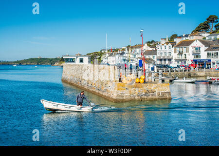 Das malerische Dorf St Mawes auf der Roseland Halbinsel in der Nähe von Falmouth in Cornwall, England, Großbritannien. Stockfoto