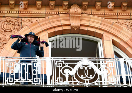 Englands Trainer Trevor Bayliss nach dem Spiel während des ICC-WM-Finales in Lord's, London. DRÜCKEN SIE VERBANDSFOTO. Bilddatum: Sonntag, 14. Juli 2019. Siehe PA Geschichte CRICKET England. Das Foto sollte lauten: Nick Potts/PA Wire. Stockfoto