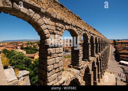 Antike römische Aquädukt, UNESCO-Weltkulturerbe. Segovia City. Castilla León, Spanien Europa Stockfoto