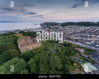 Oystermouth Castle und Mumbles Village Stockfoto