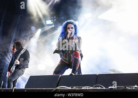 Kvinesdal, Norwegen - Juli 12., 2019. Die schwedische Melodic Death Metal Band Arch Enemy führt ein Live Konzert während der norwegischen Musik Festival Norwegen Rock Festival 2019. Hier Sänger Alissa White-Gluz wird gesehen, live auf der Bühne. (Foto: Gonzales Foto - synne Nilsson). Stockfoto