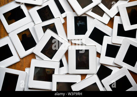 Ein Bündel von Folien auf Holz Stockfoto