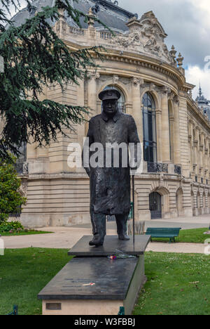 Winston Churchill Statue in der Nähe von Petit Palais in Paris. Stockfoto