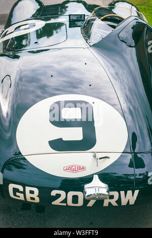 1955 Jaguar DType sport Rennwagen im Bicester Heritage Center super Jagtfall. Bicester, Oxfordshire, England. Vintage Filter angewendet Stockfoto