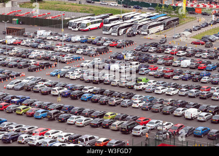 6. Juli 2019 - London, UK. Volle Parkplatz auf der Veranstaltung Tag im Wembley Stadion. Stockfoto