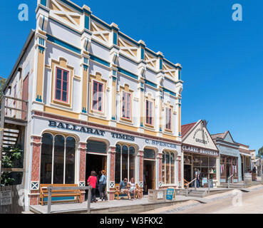 Historische Gebäude auf der Hauptstraße in Sovereign Hill, eine Open Air Museum in der alten Goldgräberstadt von Ballarat, Victoria, Australien Stockfoto