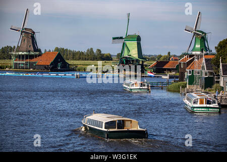 Zaanse Schans, Niederlande, historisches Dorf, Open-air Museum in Nord Holland, alte Windmühlen, Workshops, Farmen, Häuser, Stockfoto