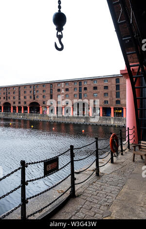 Die Kunstgalerie Tate Liverpool in der Royal Albert Dock, Liverpool, Großbritannien Stockfoto