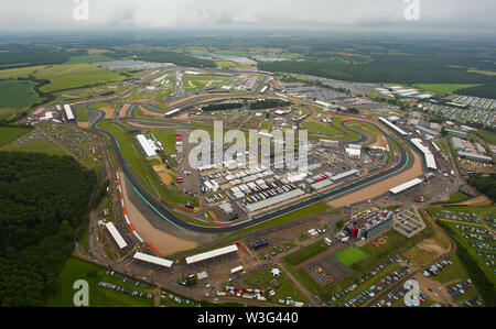 Silverstone Luftaufnahme auf F1 Race Day 2019 von einem Hubschrauber über dem Northamptonshire. Stockfoto