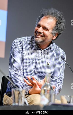 BFI Southbank, London, UK. 15. Juli 2019. Sarfraz Manzoor auf der Bühne Mark Kermode in 3d am Montag, den 15. Juli 2019 im BFI Southbank, London. Im Bild: Sarfraz Manzoor. Bild von der Credit: Julie Edwards/Alamy leben Nachrichten Stockfoto