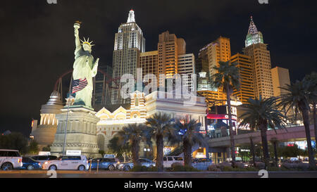 LAS VEGAS, USA - März, 30, Nacht 2017 Schuß der Freiheitsstatue in Las Vegas Stockfoto