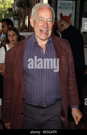 Simon Callow am Equus Drücken Sie die Taste Nacht am Trafalgar Studios, Whitehall in London. Stockfoto